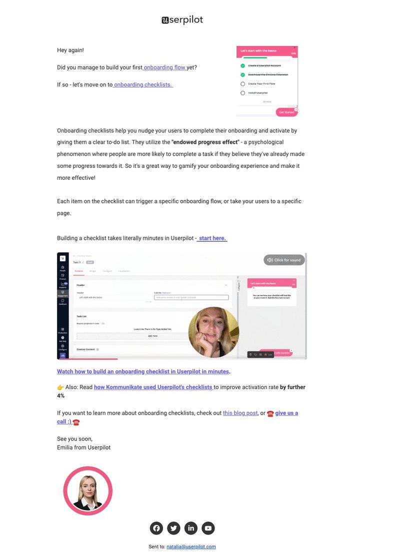Triggering email messages based on the user behavior